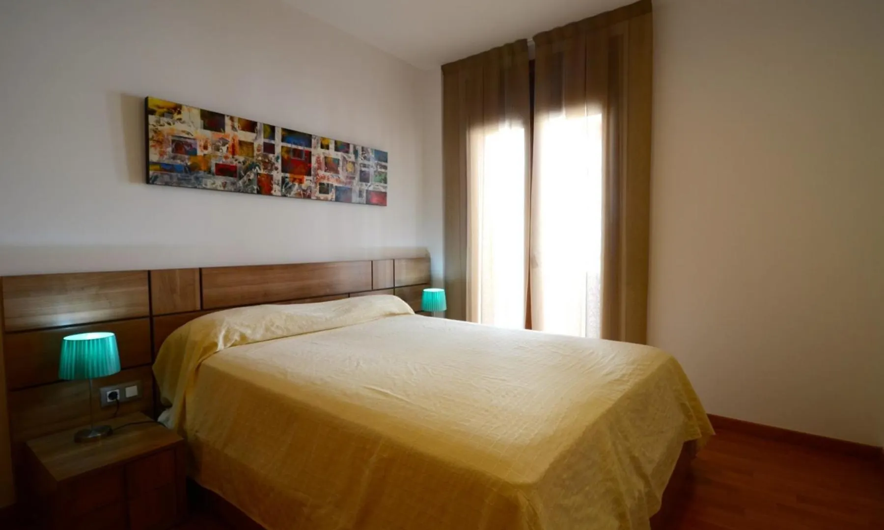 Gracia - Apartamentos L' Escala
