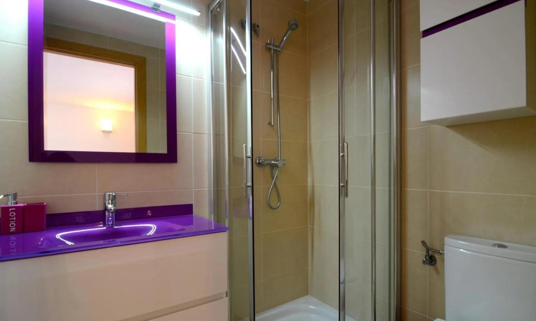 Gracia - Apartamentos L' Escala